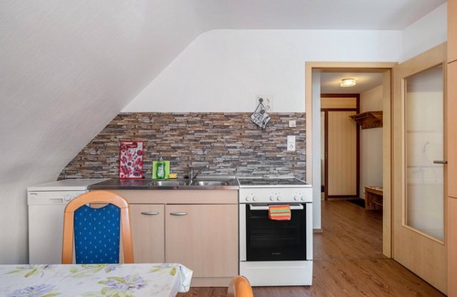 Schramberg Apartment | Apartment 'Gartenblick' with Mountain View, Private Terrace and Wi-Fi