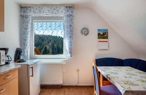Schramberg Apartment | Apartment 'Gartenblick' with Mountain View, Private Terrace and Wi-Fi