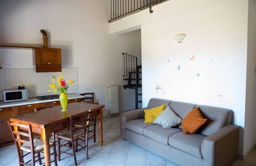 Santa Luce Apartment | Apartment 'Ginestra' with Shared Pool, Wi-Fi, and Air Conditioning