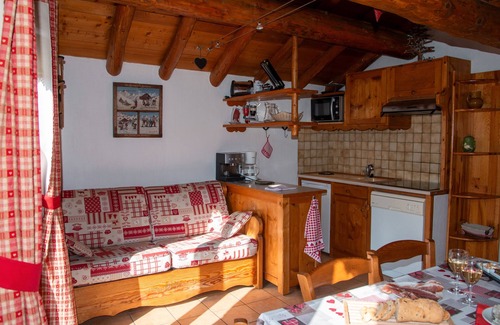 Saint-Martin-de-Belleville Apartment | Apartment 'Gite 4p À 3 Vallees Saint Martin' with Mountain View, Balcony and Wi-Fi