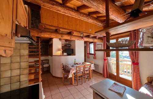 Saint-Martin-de-Belleville Apartment | Apartment 'Gite 4p À 3 Vallees Saint Martin' with Mountain View, Balcony and Wi-Fi
