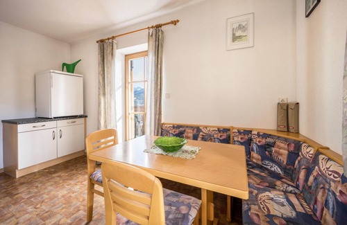 Albions Apartment | Apartment Gnolerhof with Mountain View, Balcony and Wi-Fi