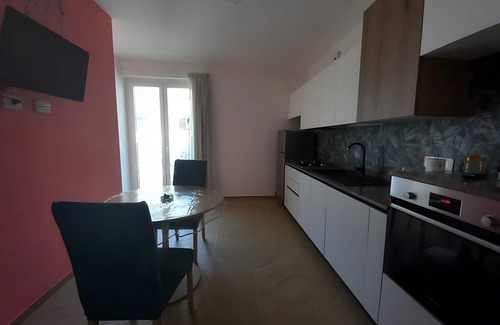 Milazzo Apartment | Apartment 'Grace Home 3' with Balcony, Wi-Fi and Air Conditioning