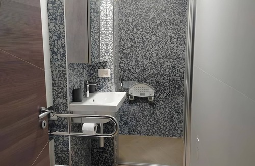Milazzo Apartment | Apartment 'Grace Home 3' with Balcony, Wi-Fi and Air Conditioning