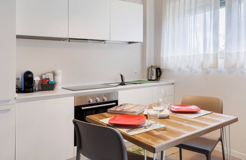 Borgo Trento Apartment | Apartment 'Green House 103' with Balcony, Wi-Fi and Air Conditioning