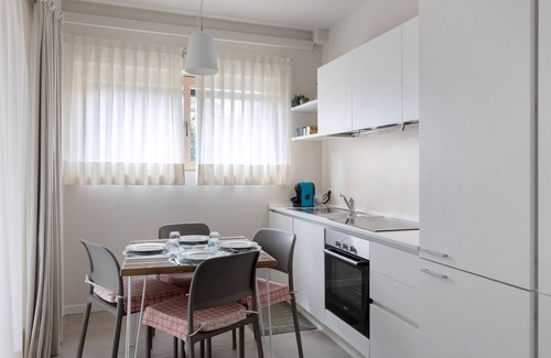 Borgo Trento Apartment | Apartment 'Green House 202' with Balcony, Wi-Fi and Air Conditioning