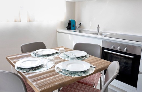Borgo Trento Apartment | Apartment 'Green House 202' with Balcony, Wi-Fi and Air Conditioning