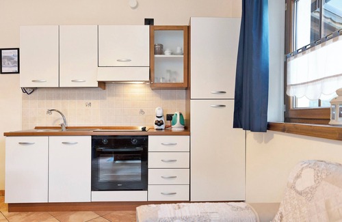 Sant'Anna Apartment | Apartment 'Greta Baita Mauri' with Balcony & Wi-Fi