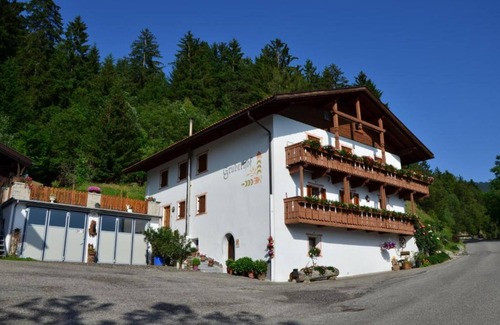 Rodengo Apartment | Apartment 'Gruberhof 2 Mit Terrasse' with Mountain View, Private Terrace and Wi-Fi