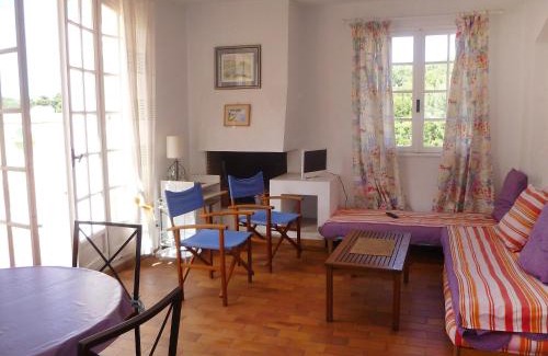 La Madrague Apartment | Apartment Hameau la Madrague-4 by Interhome