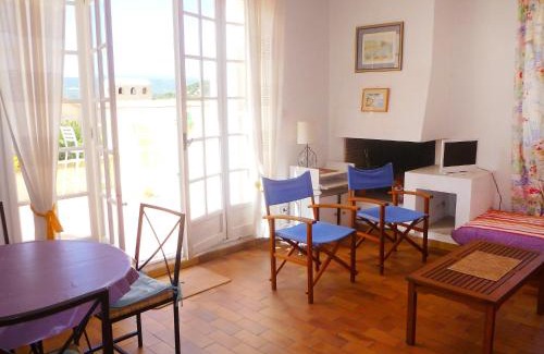 La Madrague Apartment | Apartment Hameau la Madrague-4 by Interhome