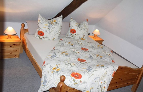 Gruenau Apartment | Apartment 'Haus Cürsgen - Ferienwohnung Jana' with Wi-Fi