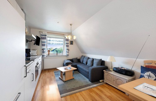 Suederhafen Apartment | Apartment 'Haus Sünnschien' with Shared Terrace, Shared Garden and Wi-Fi