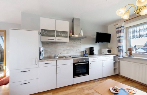 Suederhafen Apartment | Apartment 'Haus Sünnschien' with Shared Terrace, Shared Garden and Wi-Fi