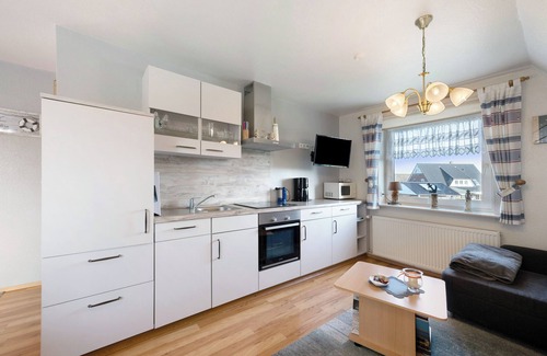 Suederhafen Apartment | Apartment 'Haus Sünnschien' with Shared Terrace, Shared Garden and Wi-Fi