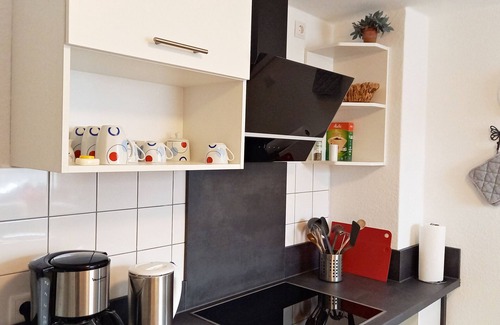Metternich Apartment | Apartment 'Haus Uni Koblenz Wohnung 3' with Shared Terrace and Wi-Fi