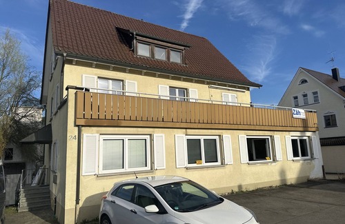 Meckenbeuren Apartment | Apartment 'Haus Zäh' with Mountain View and Wi-Fi