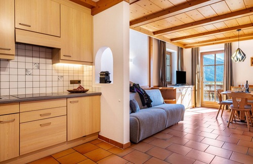 Villabassa Apartment | Apartment Häuslerhof Pinus with Mountain View, Balcony & Wi-Fi