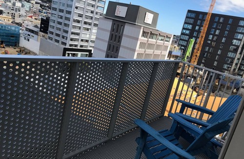 Te Aro Apartment | Apartment Heart of Wellington City - Balcony over the City Lights