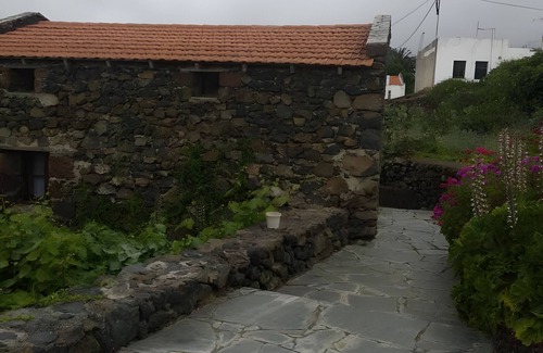 Mocanal Apartment | Apartment 'Higuera Morales' with Mountain View and Private Terrace