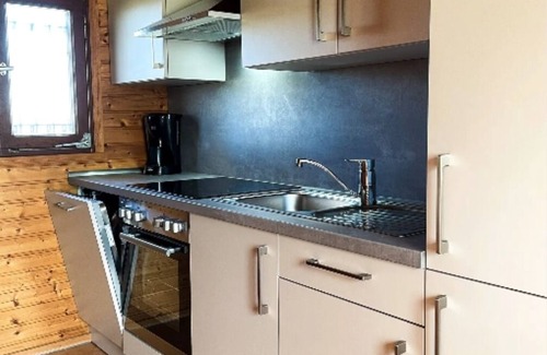 Wesselburenerkoog Apartment | Apartment 'Holzhaus' with Private Terrace, Private Garden and Wi-Fi