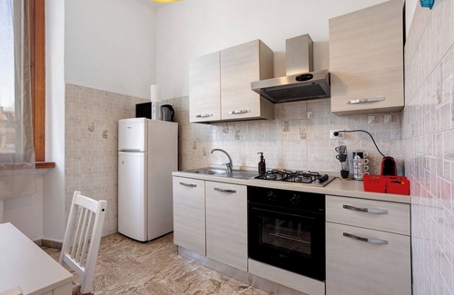 Central Station Apartment | Apartment 'Home Milano' with Shared Garden, Wi-Fi and Air Conditioning