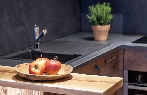San Leonardo in Passiria Apartment | Apartment 'Hortensie Pension Sankt Ursula' with Mountain View, Shared Terrace and Wi-Fi