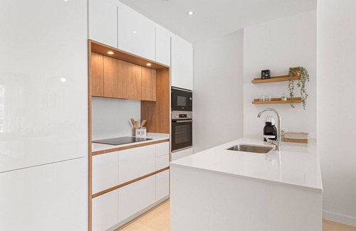 Torre del Mar Apartment | Apartment 'Horus Beach Paradise' with Sea View, Wi-Fi and Air Conditioning