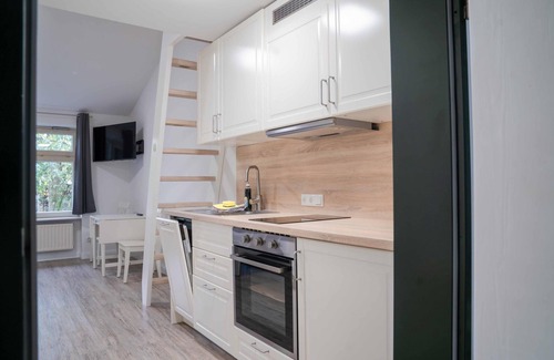 Esgrus Apartment | Apartment house Brunsholm Apartment 7 with attic with garden access