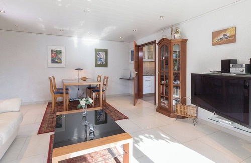 Unteruhldingen Apartment | Apartment 'Im Haus 31' with Private Terrace, Private Garden and Wi-Fi