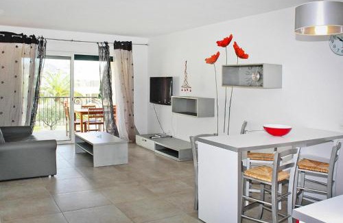 Santa-Lucia-di-Moriani Apartment | Apartment in Corsica near Sandy Beach