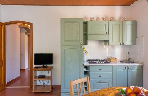 Donoratico Apartment | Apartment 'I Cavalleggeri - Babieca' with Shared Pool, Shared Garden and Wi-Fi