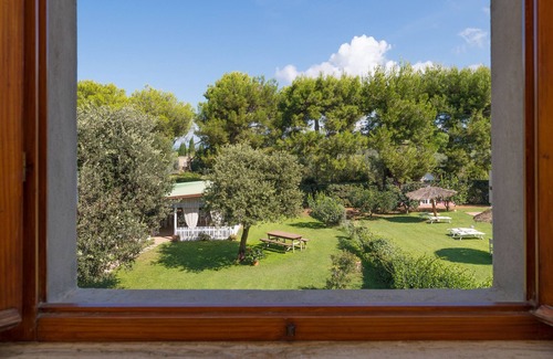 Donoratico Apartment | Apartment 'I Cavalleggeri - Bucefalo' with Shared Pool, Shared Garden and Wi-Fi