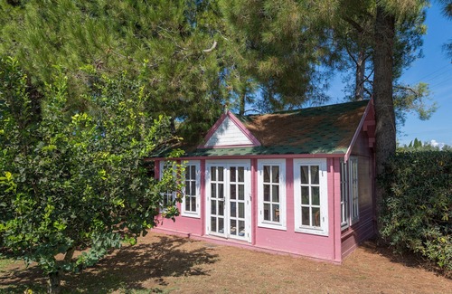 Donoratico Apartment | Apartment 'I Cavalleggeri - Bucefalo' with Shared Pool, Shared Garden and Wi-Fi