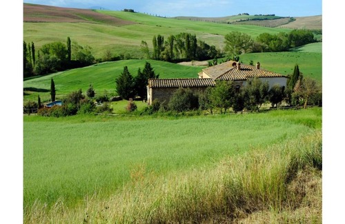 San Giovanni d'Asso Villa | Apartment in Villa With Swimming Pool in the Heart of the Tuscan Hills