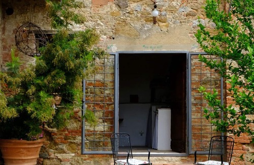 San Giovanni d'Asso Villa | Apartment in Villa With Swimming Pool in the Heart of the Tuscan Hills