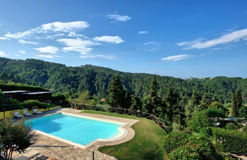 Massarosa Apartment | Apartment 'Il Conte' with Shared Pool and Shared Garden
