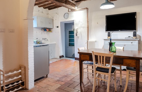 Sansepolcro Apartment | Apartment 'Il Convento' with Mountain View and Wi-Fi