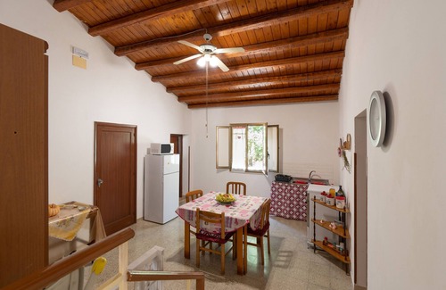 Custonaci Apartment | Apartment 'Il Gelsomino' with Terrace, BBQ & Wi-Fi
