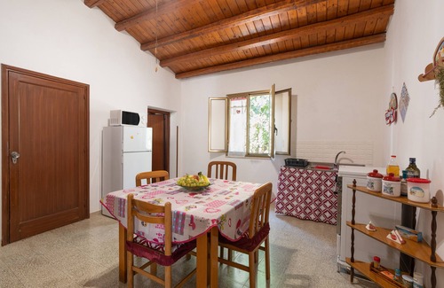 Custonaci Apartment | Apartment 'Il Gelsomino' with Terrace, BBQ & Wi-Fi