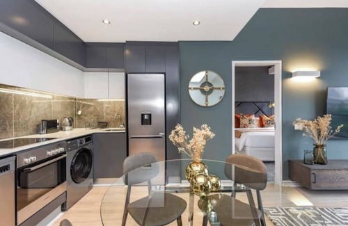 Sandown Apartment | Apartment in a 5 star hotel. 24/7 security