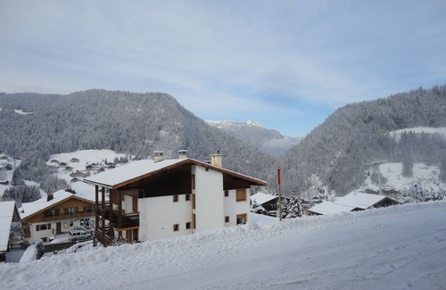 La Clusaz Apartment | APARTMENT IN A CHALET ON SKI RUN