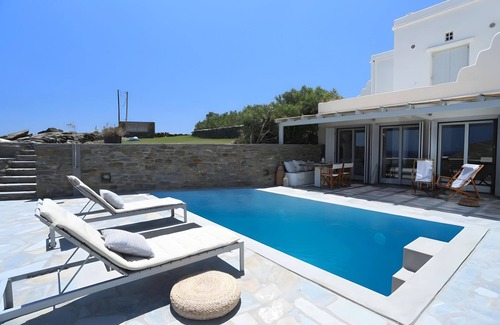 Agios Ioannis House | Apartment In A Hotel 'Anemos Suite with Private Pool' with Sea View, Wi-Fi and Air Conditioning