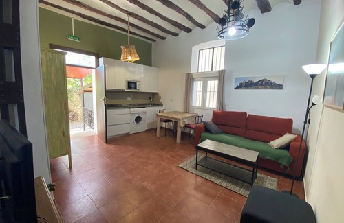 Fitero Apartment | Apartment in a house with garden of more than 200 years old.