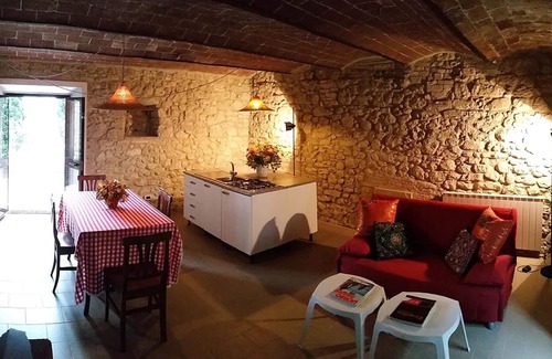 Casale Marittimo House | Apartment in a country house in the hills overlooking the sea with a large park and swimming pool