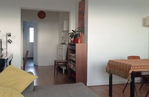 Cite Rouge Apartment | Apartment in a typical neighborhood overlooking Paris and the Eiffel Tower.