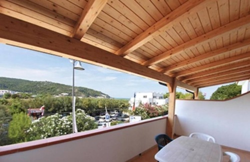 Peschici Apartment | Apartment in Apulia with one room and terrace for 5 people