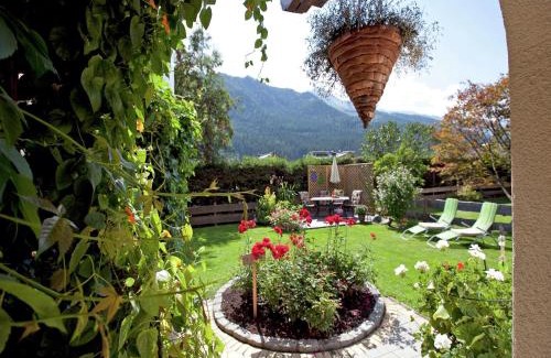 Muhlbach im Pinzgau Apartment | Apartment in Bramberg am Wildkogel with balcony