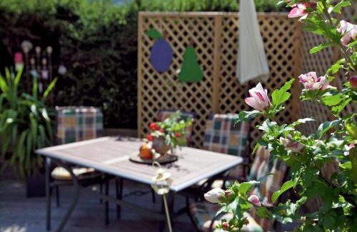 Muhlbach im Pinzgau Apartment | Apartment in Bramberg am Wildkogel with balcony