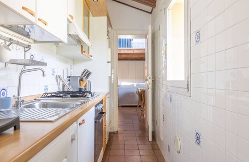 Historic Center Apartment | Apartment in Bologna with 1 bedrooms sleeps 4